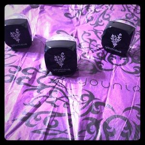 Younique high pigment eyeshadow